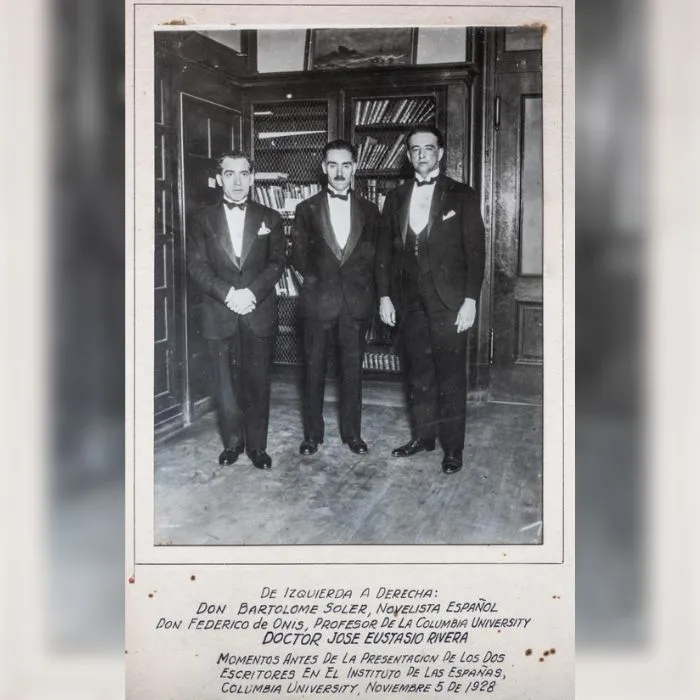 José Eustasio Rivera junto al novelista Bartolomé Soles y Federico de Onis